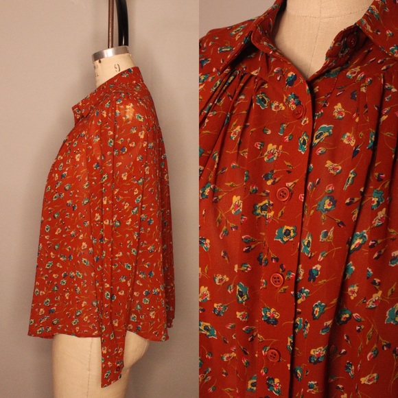 Flower Button Up - Picture 2 of 3